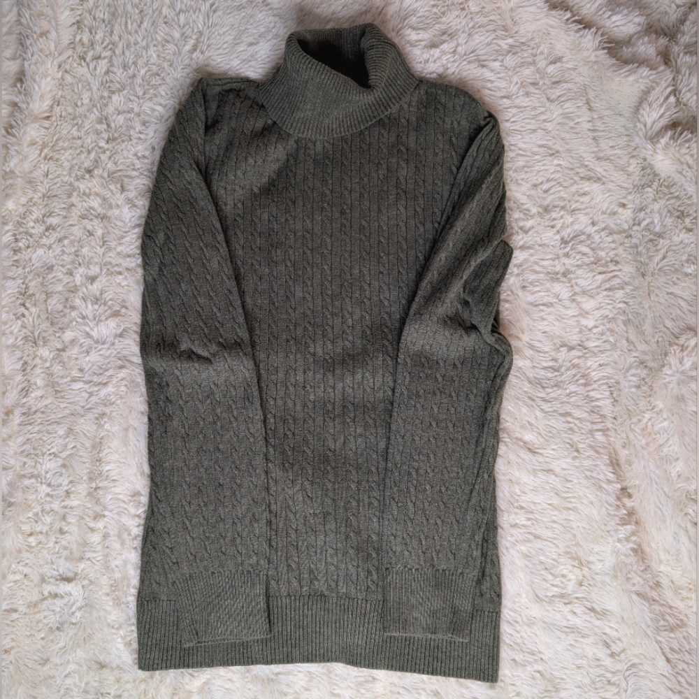 Denver Hayes Cable Knit Turtleneck